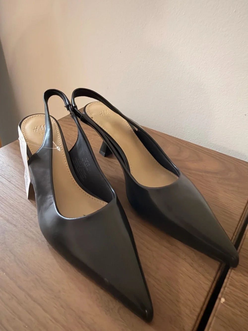H&M Black Pointed Slingback Stiletto Pumps - Picture 2 of 5